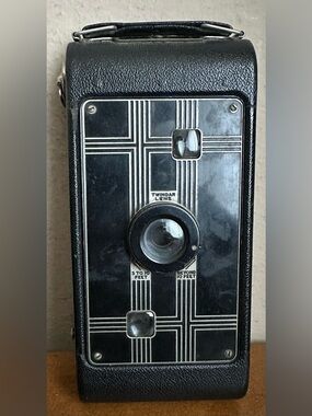 Vintage Art Deco 1930s Eastman Kodak Jiffy Six-16 Folding 616 Roll Film Camera